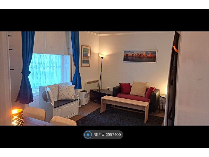 Studio To Rent In Wellington Road, Taunton, TA1