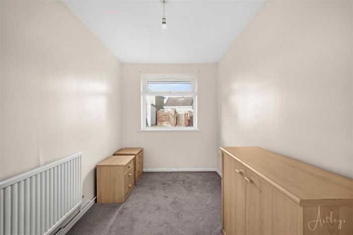 2 Bedroom Terraced Bungalow For Sale In Ridgewood Gardens, Neath, SA11