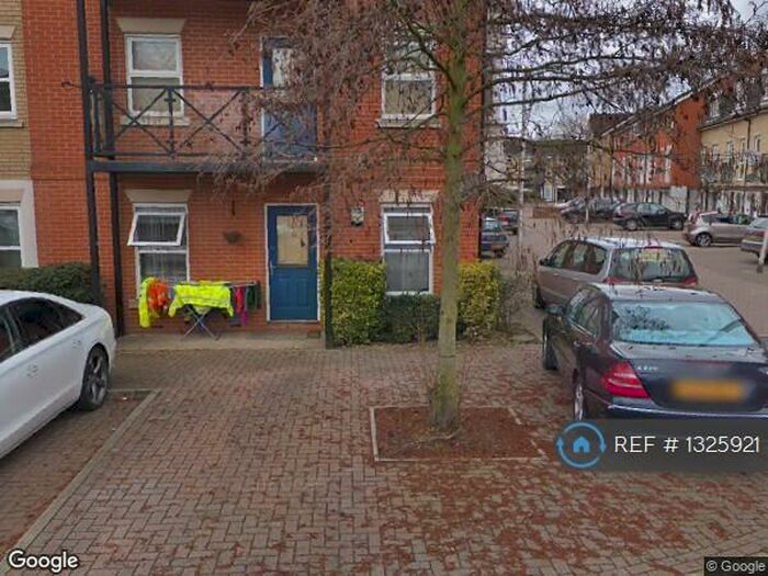 2 Bedroom Flat To Rent In Dunwich Court, Chadwell Heath, Romford, RM6