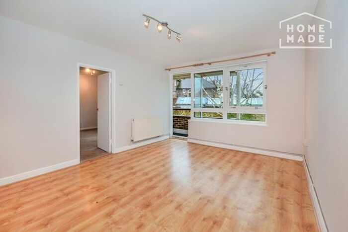 1 Bedroom Flat To Rent In Clifton Road, Wimbledon, SW19