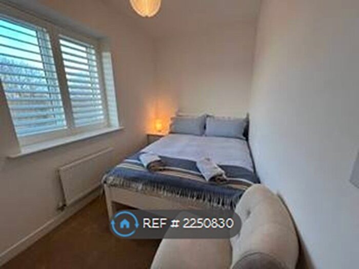 2 Bedroom Flat To Rent In George Holmes Way, Bristol, BS16
