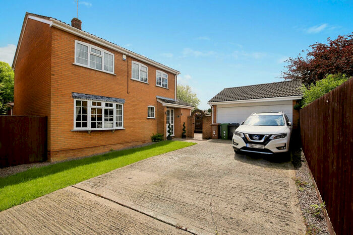 4 Bedroom Detached House For Sale In Dunsberry, Bretton, Peterborough, PE3