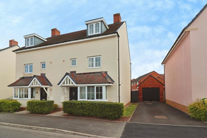 4 Bedroom Semi Detached House For Sale In Barley Fields, Bristol, BS35
