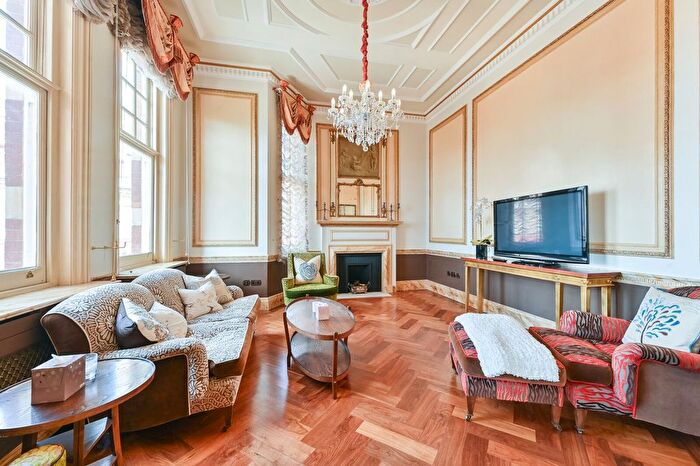4 Bedroom Flat For Sale In Albert Court, South Kensington, London, SW7
