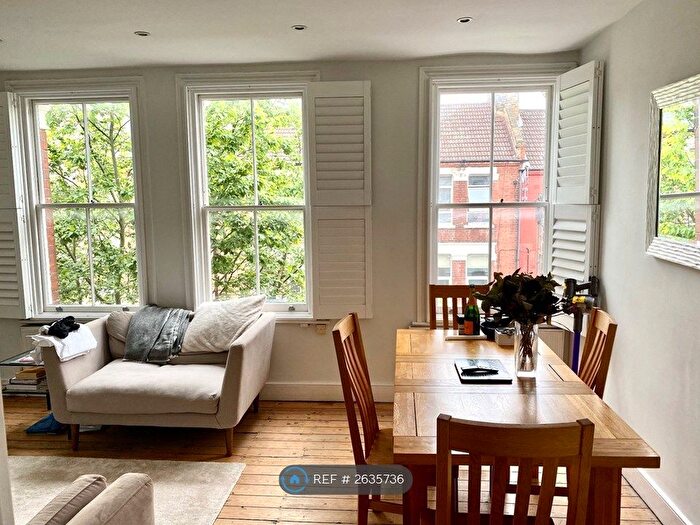 2 Bedroom Flat To Rent In Northlands Street, Londonjavascript:Void(), SE5