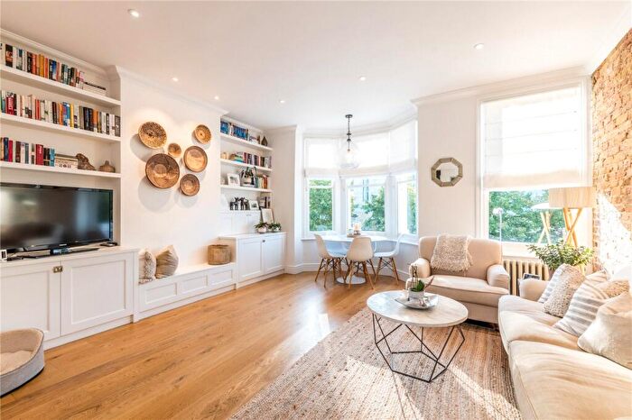 2 Bedroom Apartment To Rent In Friern Road, East Dulwich, London, SE22
