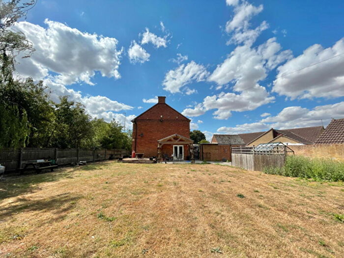 5 Bedroom Detached House For Sale In The Old Railway Inn, Riverbank Close, Guyhirn, PE13