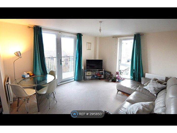 2 Bedroom Flat To Rent In Boswell Court, London, NW9