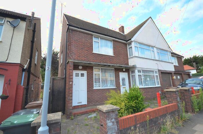 2 Bedroom Flat To Rent In Thornhill Road, Luton, LU4