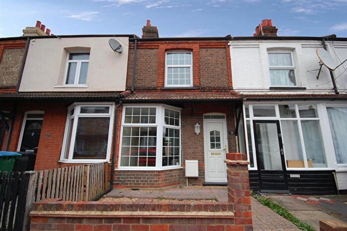 2 Bedroom Terraced House For Sale In Victoria Road, Watford, WD24