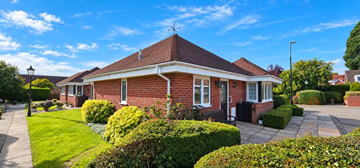 2 Bedroom Detached Bungalow For Sale In Walnut Close, Pedmore, Stourbridge, DY9