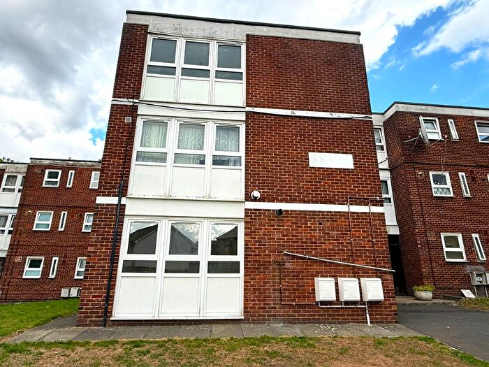 1 Bedroom Flat To Rent In Thornhill Gardens, Barking, IG11