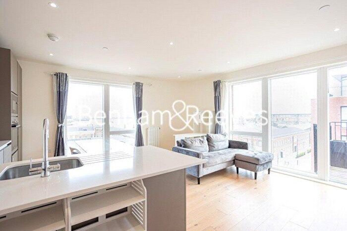 2 Bedroom Apartment To Rent In New Warren Lane, London, SE18