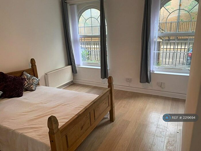 Studio To Rent In Brady Street, London, E1