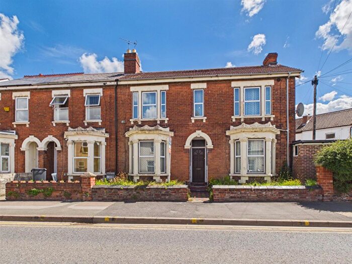 3 Bedroom Semi Detached House For Sale In Barton Street, Gloucester, GL1