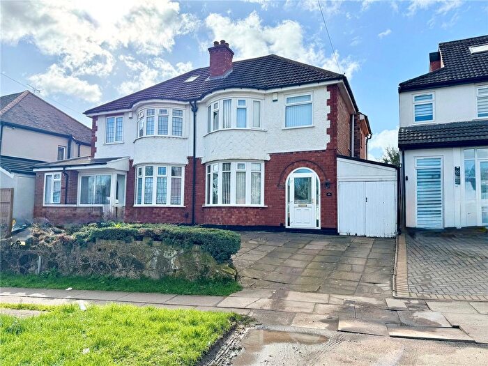 3 Bedroom Detached House For Sale In Blakesley Road, Birmingham, West Midlands, B25