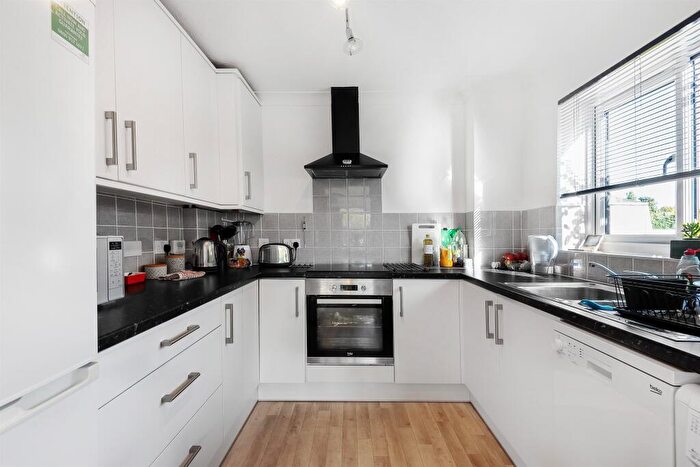 2 Bedroom Apartment To Rent In Ray Park Road, Maidenhead, SL6