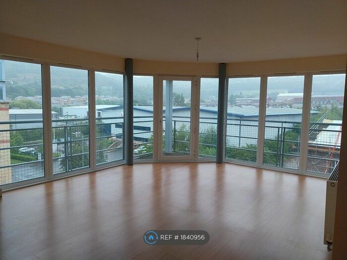 2 Bedroom Flat To Rent In Westbury Fold, Elland, HX5