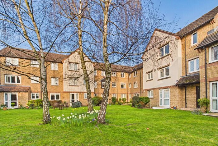 1 Bedroom Apartment For Sale In Haig Court, Cambridge, Cambridgeshire, CB4