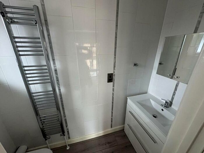 1 Bedroom Flat To Rent In High Road Benfleet, SS7