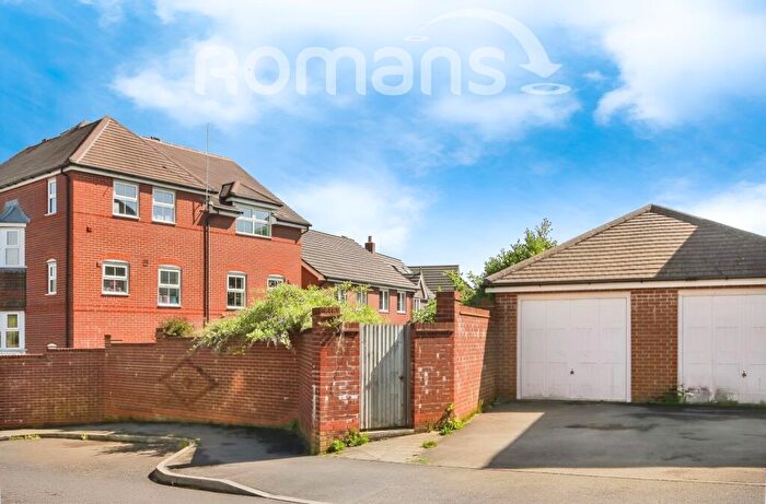 4 Bedroom Town House To Rent In Canberra Way, Beggarwood, RG22