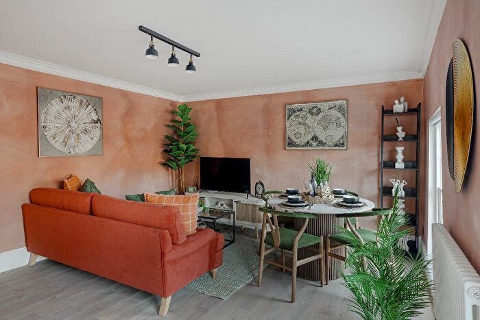 2 Bedroom Apartment To Rent In Caledonian Road, London, N1