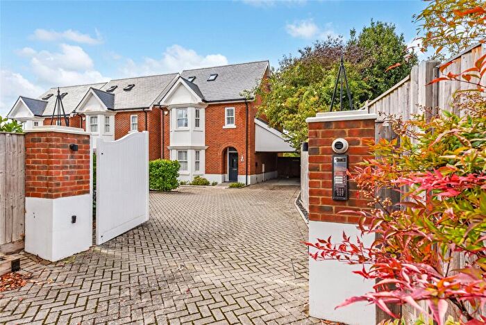 4 Bedroom Detached House For Sale In Ormonde Avenue, Chichester, West Sussex, PO19