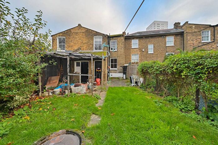 4 Bedroom Terraced House For Sale In Portland Grove, Stockwell, London, SW8