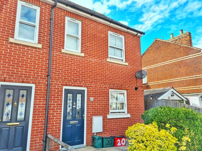 2 Bedroom Property To Rent In Manor Road, Harwich, CO12