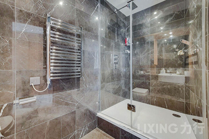 3 Bedroom Apartment For Sale In Crossharbour Plaza, Canary Wharf, E14