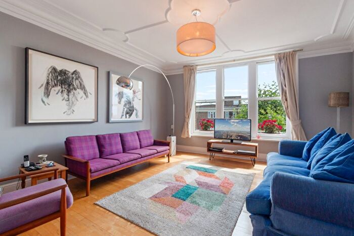 3 Bedroom Flat For Sale In St. James Mansions, West End Lane, London, NW6