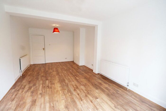 2 Bedroom Flat To Rent In Hartfield Road, Wimbledon, London, SW19