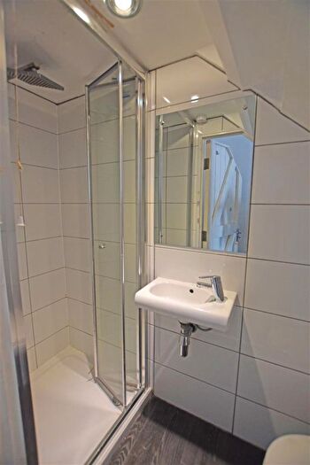 3 Bedroom Terraced House For Sale In Heathfield Road, Heath/Gabalfa, Cardiff, CF14
