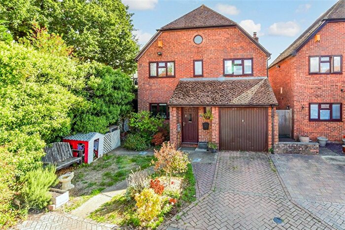 4 Bedroom Detached House For Sale In Hale Court, East Peckham, Tonbridge, Kent, TN12
