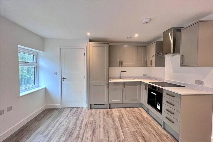 2 Bedroom Flat To Rent In Station Road, Bourne End, SL8