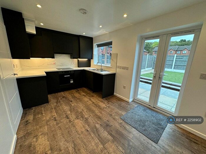 3 Bedroom Terraced House To Rent In Grafton Street, Blackburn, BB2