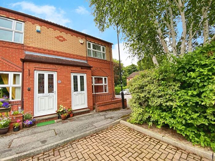 2 Bedroom Property To Rent In Bowling Green Court, York, YO31