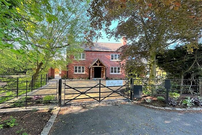 4 Bedroom Detached House For Sale In Smithy Grove, Hassall Green, Sandbach, CW11