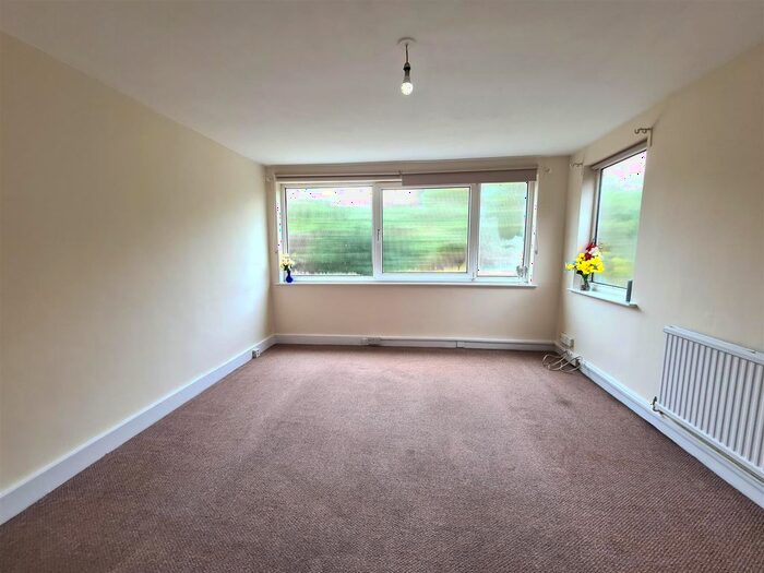 1 Bedroom Flat To Rent In Sutton Road, Heston, Hounslow, TW5