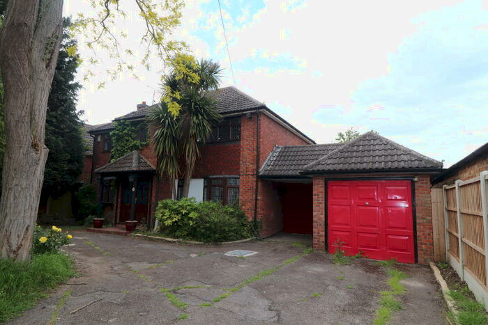 4 Bedroom House To Rent In St. Davids Road, Langdon Hills, SS16