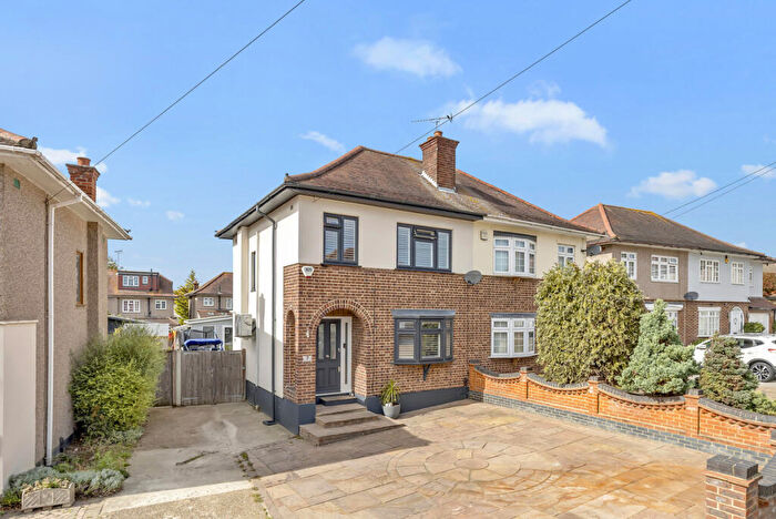 3 Bedroom Semi Detached House For Sale In Moorland Close, Collier Row, RM5