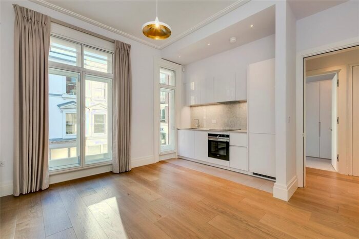 1 Bedroom Flat To Rent In Pont Street, Knightsbridge, SW1X