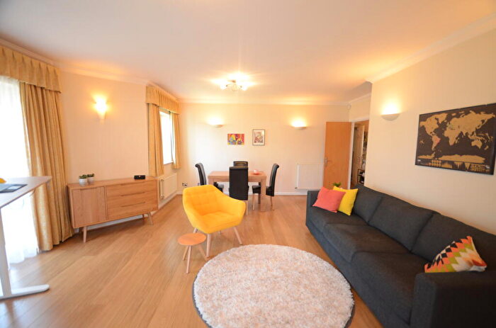 2 Bedroom Flat To Rent In Regents Riverside, Brigham Road, Reading, RG1