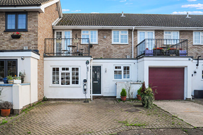 3 Bedroom Terraced House For Sale In Regency Close, Chelmsford, CM2