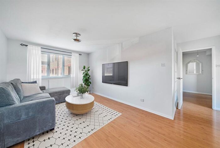 1 Bedroom Flat To Rent In Myers Lane, Bermondsey, SE14