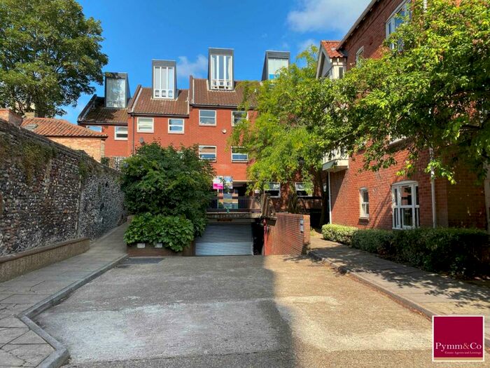 2 Bedroom Flat To Rent In Watlings Court, Norwich, NR2