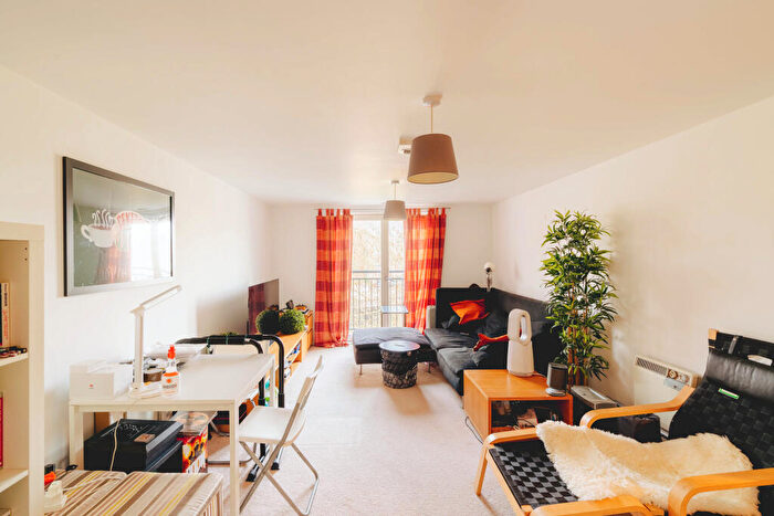 2 Bedroom Flat For Sale In Squires Court, York Road, Bedminster, Bristol, BS3