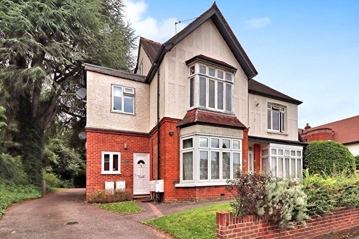 1 Bedroom Flat To Rent In Woking, Surrey, GU22