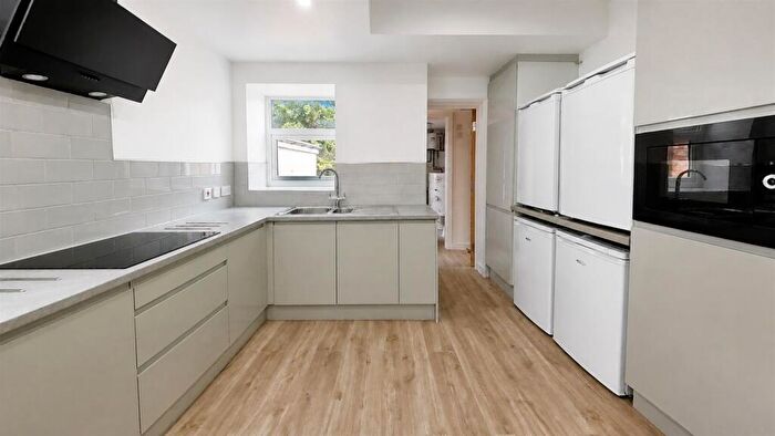 5 Bedroom House To Rent In Exeter Road, Birmingham, B29