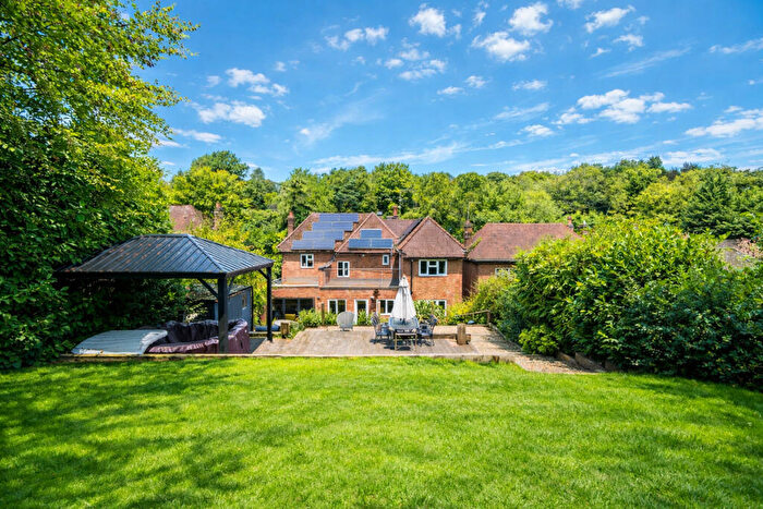 4 Bedroom Detached House For Sale In West Hill, Aspley Guise, MK17